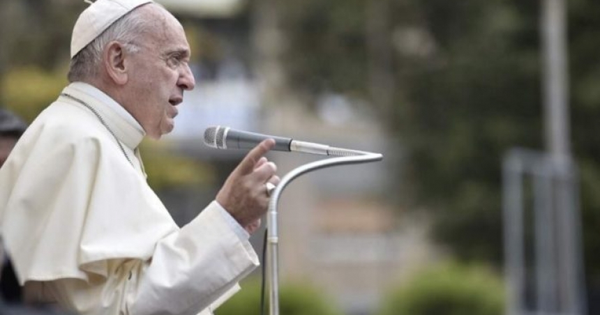 0_papa-ideologia-696x387.jpg