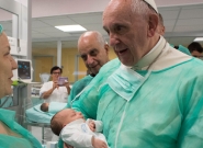 28_pope-francis-hospital.jpg