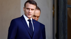 103_macron.jpg